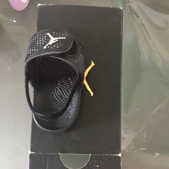 baby boy jordan sandals